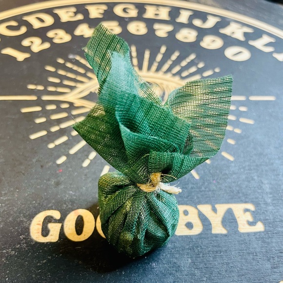 Money Mojo Bag Keychain, Attract Money Keychain - Picture 6 of 7